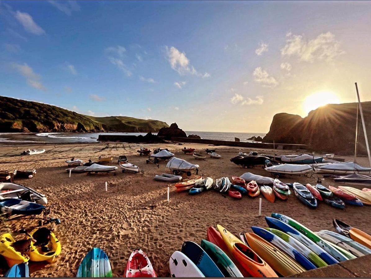 Апартаменты 9 The Downs, Thurlestone, South Devon On The Coastal Footpath Overlooking Burgh Island Экстерьер фото